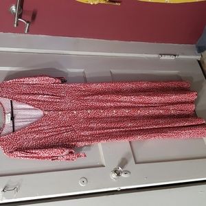 Red Foral, Universal Thread Mid Lengh Dress, Size Large, with pockets,  Good con